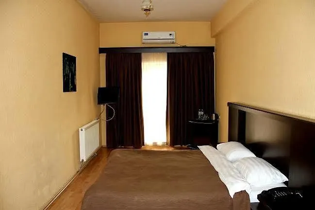 Avenue Hotel ティビリシ